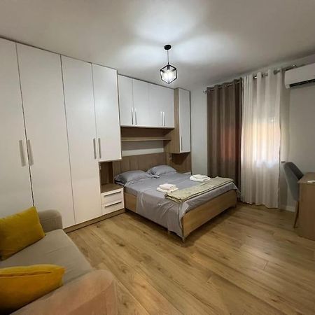 Starlight Downtown Apartment Tirana Exterior foto